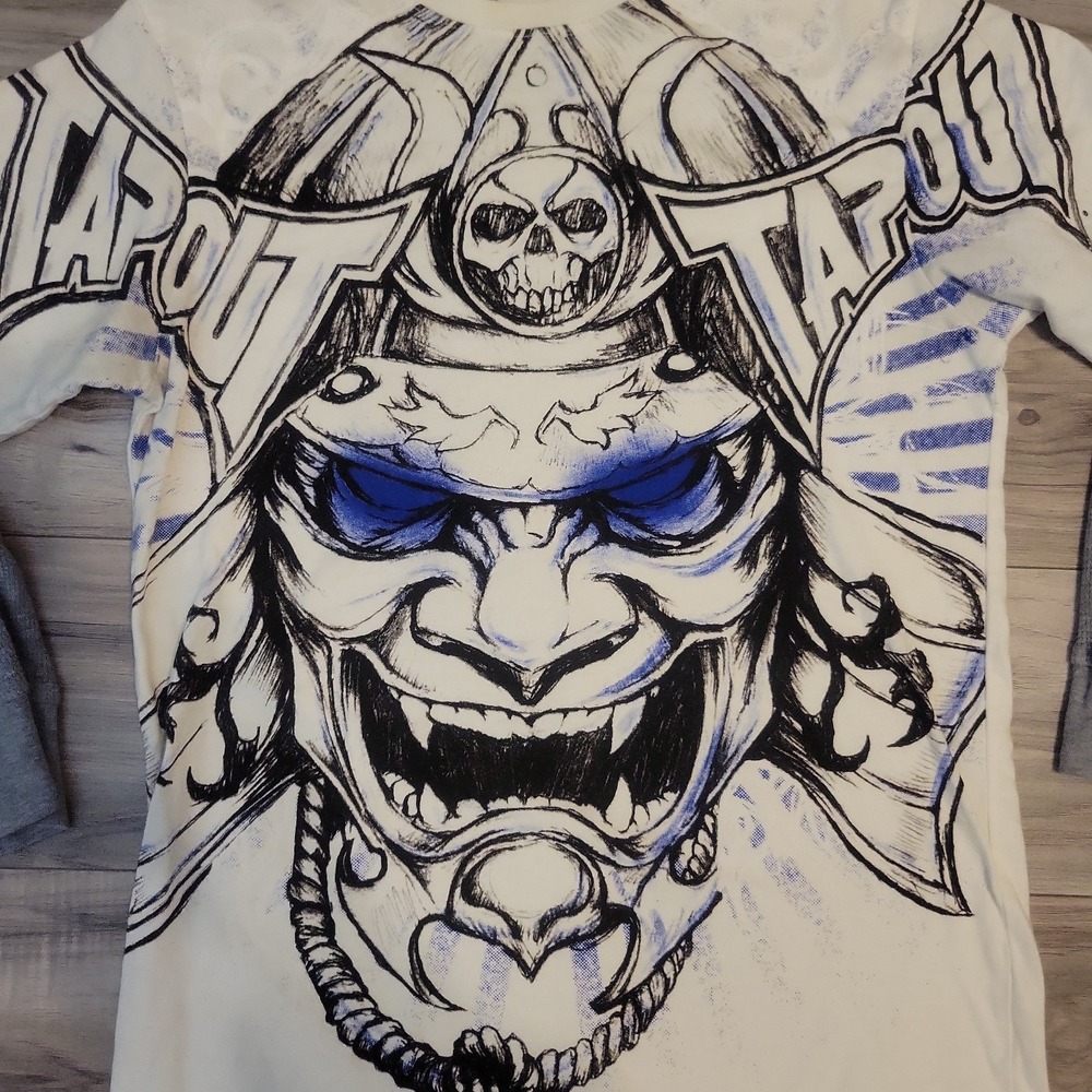 Tapout Thermal Long Sleeve Shirt White Gray Skull Graphic Print  XL Youth